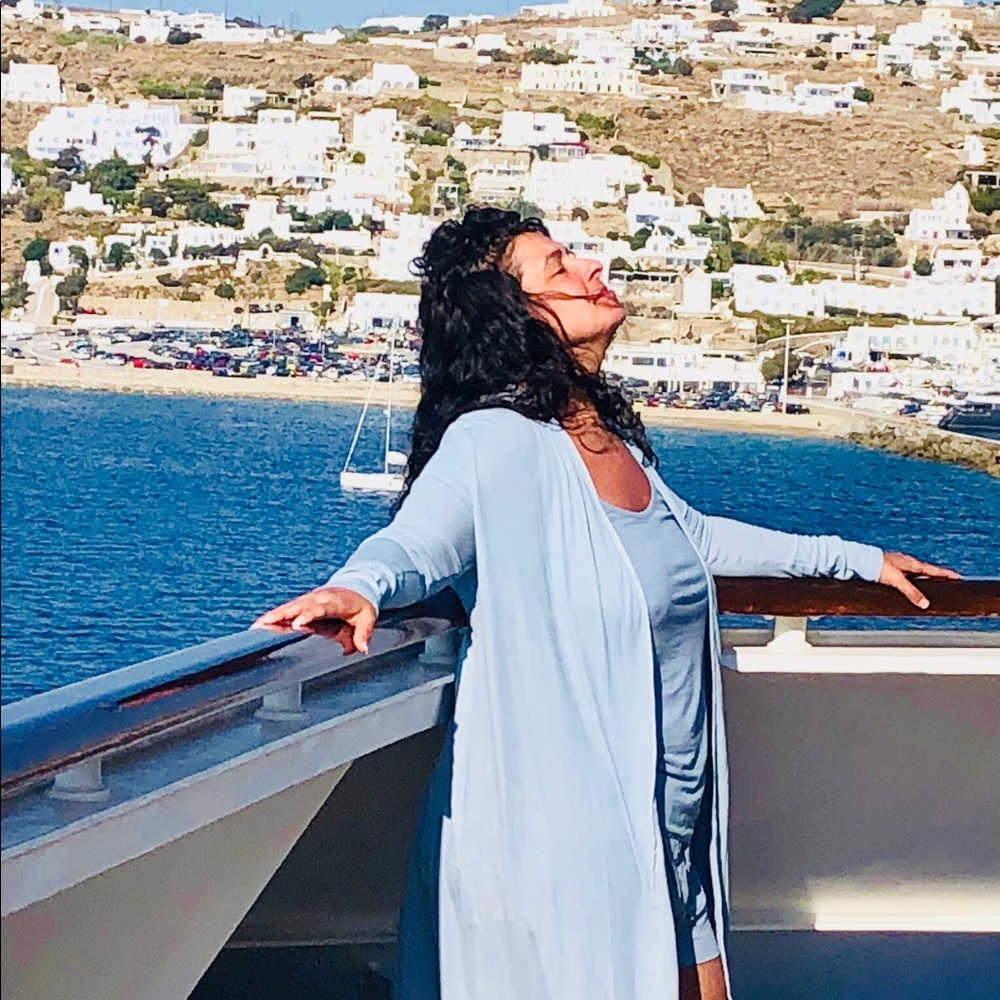 Meet your Posher, Carrie